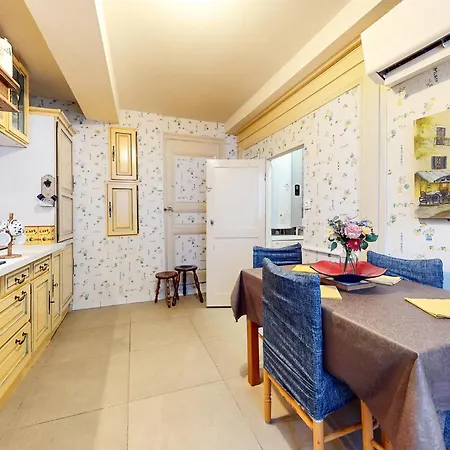 Holiday home 2 Bedroom Gorgeous In Vignory