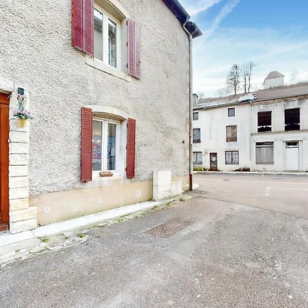 2 Bedroom Gorgeous In Holiday home